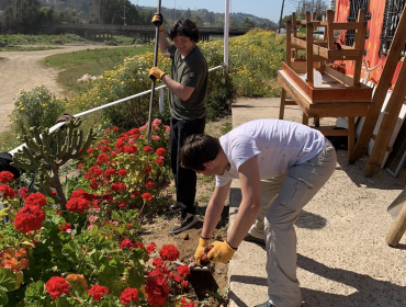 Operativo social de «Puentes de Amor» movilizó a universitarios y marinos en ayuda a comedor solidario del estero de Viña del Mar