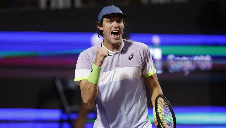 Nico Jarry venció al argentino Schwartzman y trepó a cuartos del Masters 1000 de Shanghai