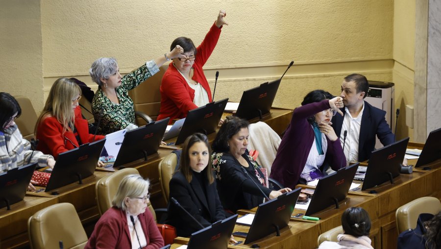 Diputados PC respaldan a Tohá pero reconocen "dificultades y diferencias"