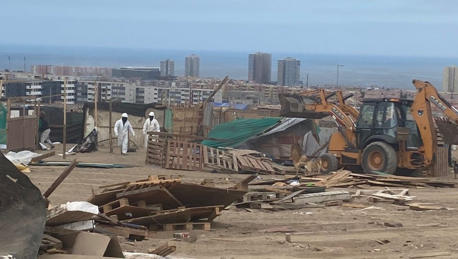 Antofagasta: Desalojo de toma en La Chimba deja tres detenidos