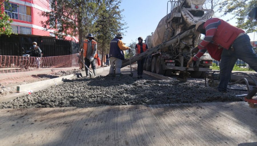 Extienden llamado a postular a programa que pavimenta calles, pasajes y veredas en la región de Valparaíso