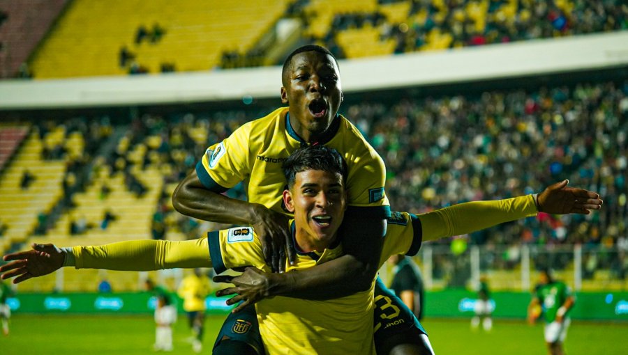 Ecuador consiguió un gran triunfo sobre el final ante Bolivia en la altura de La Paz