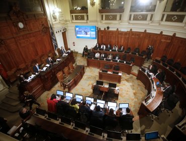 Comisión Experta mantiene idea de proteger "la vida de quien está por nacer" y elimina objeción de conciencia institucional