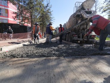 Extienden llamado a postular a programa que pavimenta calles, pasajes y veredas en la región de Valparaíso