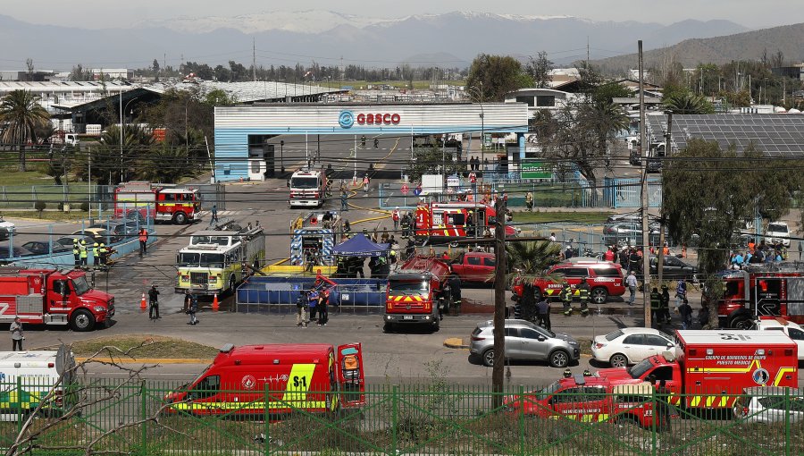 Controlan enorme incendio que afectó a planta de la empresa Gasco en Maipú: Al menos tres trabajadores resultaron heridos