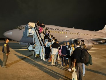 Ciudadanos chilenos evacuados desde Israel llegarán este sábado al país en aviones de la FACh