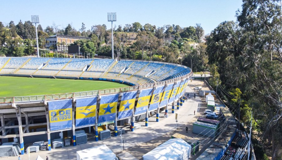 Estadio Sausalito luce remozada cara con icónicas mallas gráficas que recuerdan la historia de Viña del Mar y el Everton