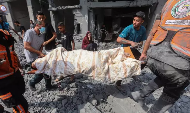 Balance cifra en 2400 los palestinos muertos en la Franja de Gaza