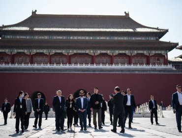 Cuatro integrantes de la comitiva que acompaña al presidente Boric en su gira por China dieron positivo a Covid-19