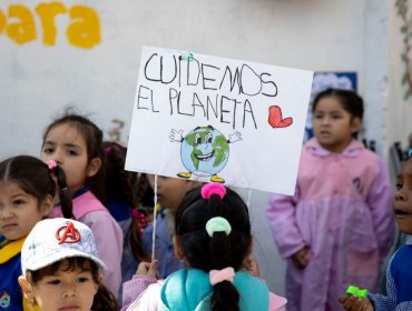 Microbasural del cerro Merced de Valparaíso fue recuperado por niños de jardín infantil