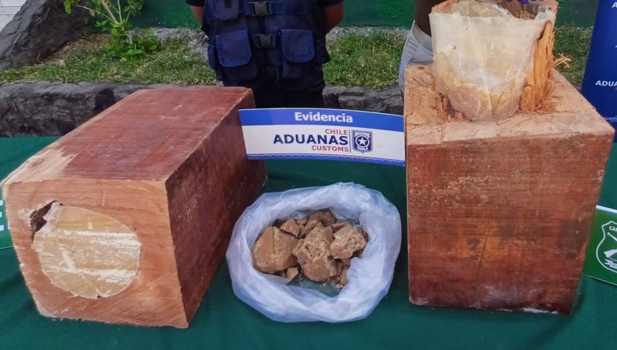 Detectan millonario cargamento de cocaína oculta en camión con madera en Arica