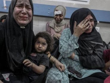 Qué se sabe de la explosión que dejó cientos de muertos en un hospital de Gaza y de la que se culpan israelíes y palestinos