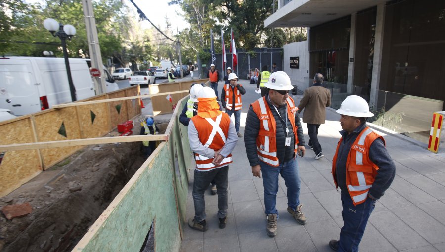 Fuga de gas obliga a suspender clases en el Liceo 7 de Providencia