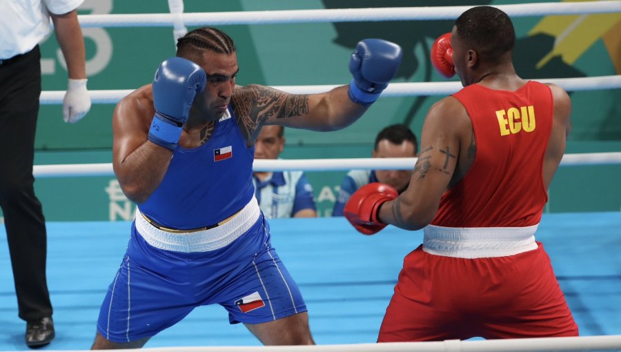 Chileno Miguel Véliz perdió ante el ecuatoriano Gerlon Congo en su debut por el boxeo de Santiago 2023