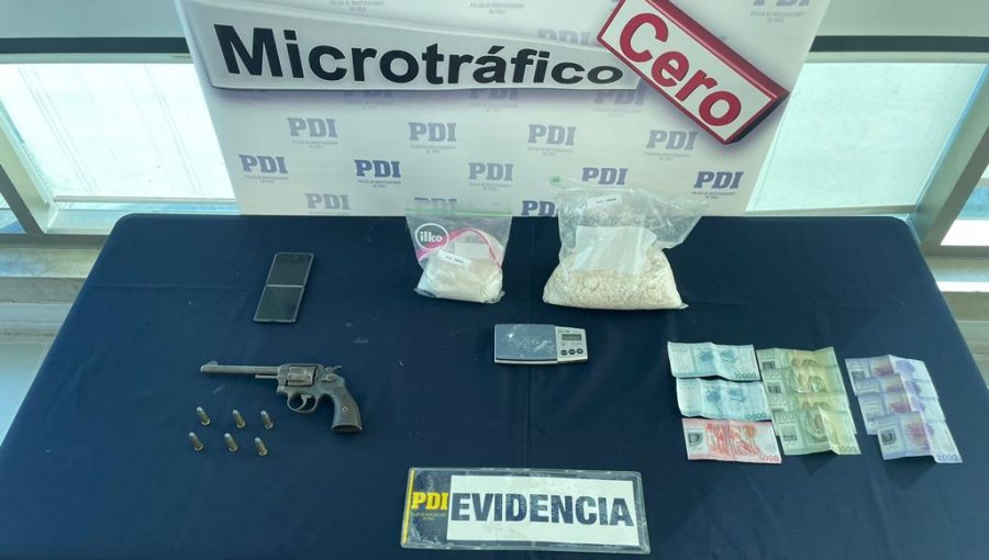 Detienen a microtraficante dedicada a la venta de cocaína base y a su proveedor en Casablanca