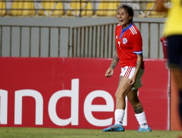 Yenny Acuña delantera de La Roja femenina: "Soñamos en grande queremos una medalla"