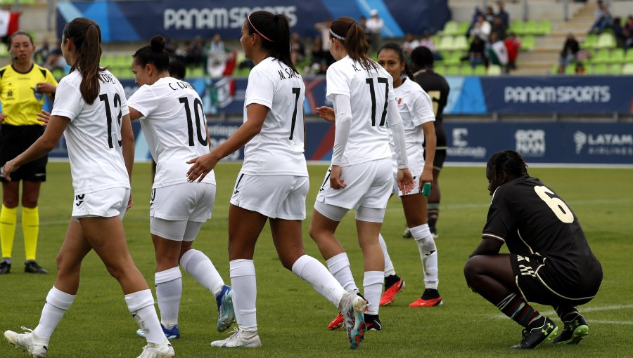 México golea a Jamaica en fútbol femenino y espera a Chile