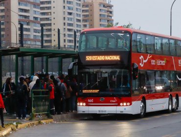 Buses de dos pisos comenzaron a operar este lunes por las calles de la región Metropolitana