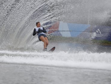 Agustina Varas gana medalla de plata para Chile en esquí náutico