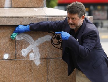 Orrego pidió al Gobierno impulsar "una reforma integral" del Consejo de Monumentos Nacionales tras polémica por limpieza