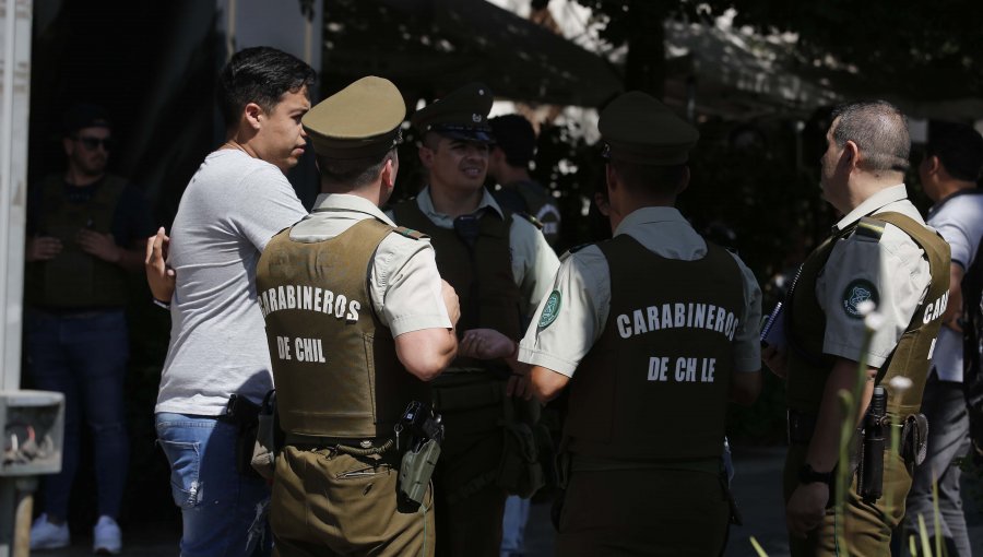 Comerciante fue baleado en feria Lo Valledor tras resistirse a asalto: está en riesgo vital