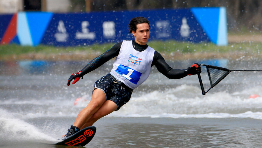 Otra medalla para el Team Chile: Martín Labra se quedó con el bronce en el overall de esquí náutico de Santiago 2023