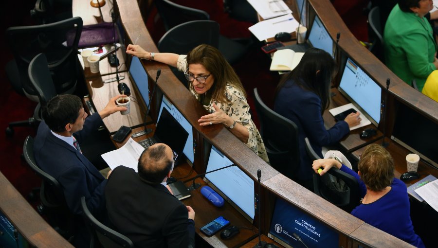 Consejo Constitucional cambió votación final del borrador tras amenaza del oficialismo de recurrir al Comité de Admisibilidad