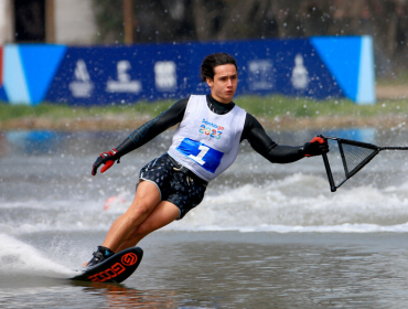 Otra medalla para el Team Chile: Martín Labra se quedó con el bronce en el overall de esquí náutico de Santiago 2023