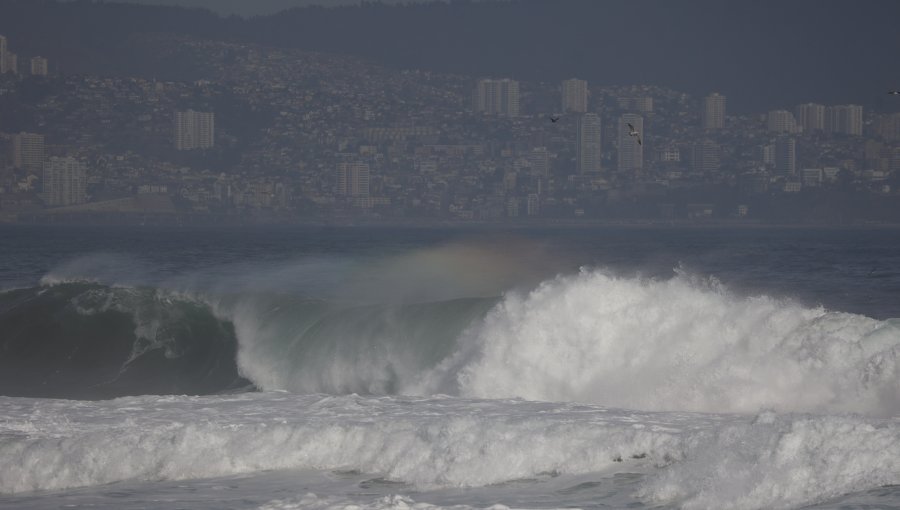 Marejadas anormales dejarán olas de hasta 2,3 metros en la región de Valparaíso