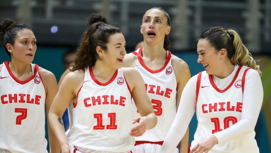 Chile tuvo un demoledor estreno ante Puerto Rico en el básquetbol femenino de Santiago 2023