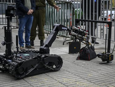 Carabineros cuenta con nuevos vehículos y robot para desactivar artefactos explosivos en la región de Valparaíso