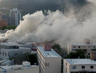 Incendio se registra en dependencias del hospital Luis Calvo Mackenna de Providencia