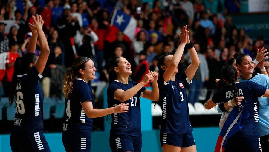 Chile remontó ante Puerto Rico y clasificó a semifinales del balonmano de Santiago 2023