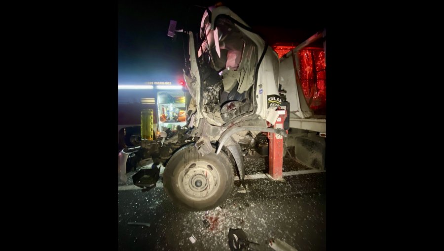 Tres lesionados deja choque de camiones en la ruta 68 a la altura de Casablanca