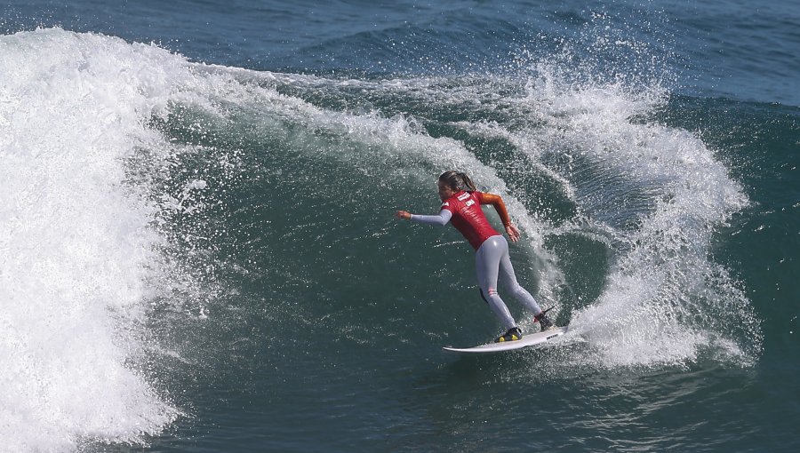 Surf: Estela López avanza y mantiene firmes sus aspiraciones de conseguir una medalla