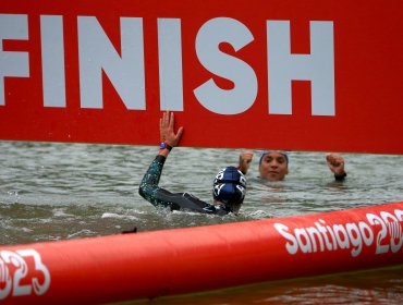 Estadounidense Ashley Twichell ganó oro en los 10 kilómetros de aguas abiertas