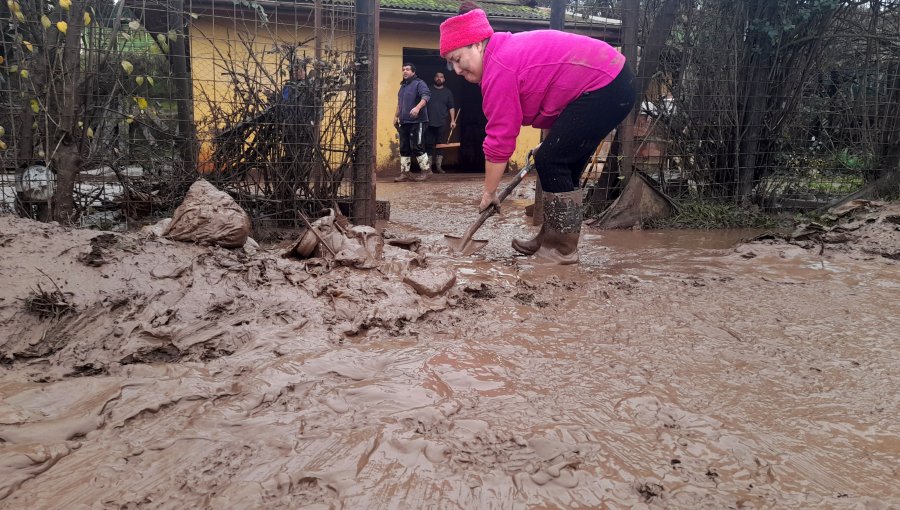 Lluvias: 11 personas damnificadas en Región del Biobío y 45 mil clientes sin luz