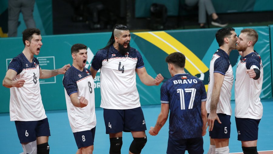 Chile logró un trabajado triunfo ante R. Dominicana en su estreno en el vóleibol masculino de Santiago 2023