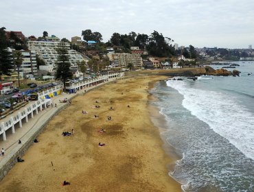 Hombre pierde la vida tras ahogarse en el mar mientras practicaba surf en la playa Amarilla de Concón