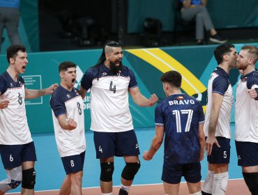 Chile logró un trabajado triunfo ante R. Dominicana en su estreno en el vóleibol masculino de Santiago 2023