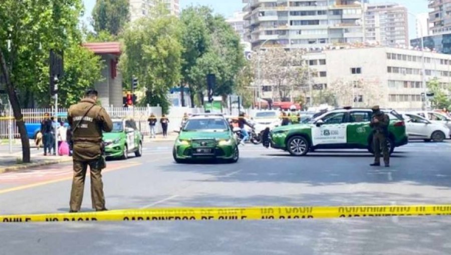 Carabineros frustra a balazos asalto de "motochorros" contra un padre y su hijo en Santiago