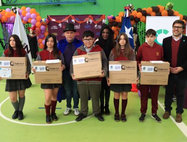 Gobierno Regional de Valparaíso y Chilenter entregan 211 computadores a estudiantes de educación básica de la provincia de Quillota