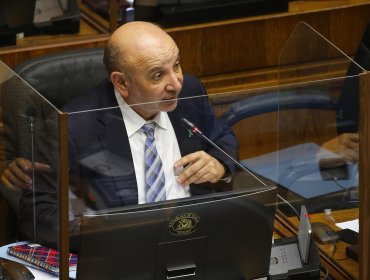 Juan Luis Castro niega que la ley corta de isapres sea un "salvavidas" para la industria