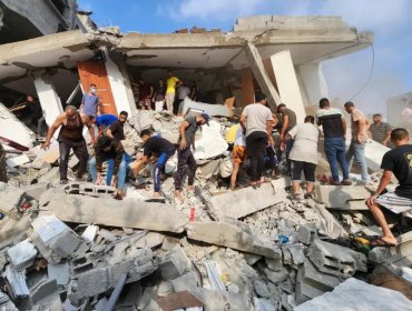 Al menos 15 personas murieron tras un bombardeo israelí contra edificio en campo de refugiados de Gaza