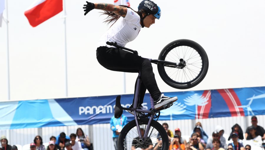 Macarena Pérez logra medalla de plata para Chile en BMX freestyle