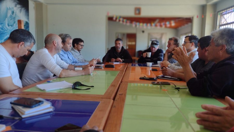 Pescadores de Puchuncaví logran acuerdo con empresa desalinizadora para construir procesadora de alimentos marinos