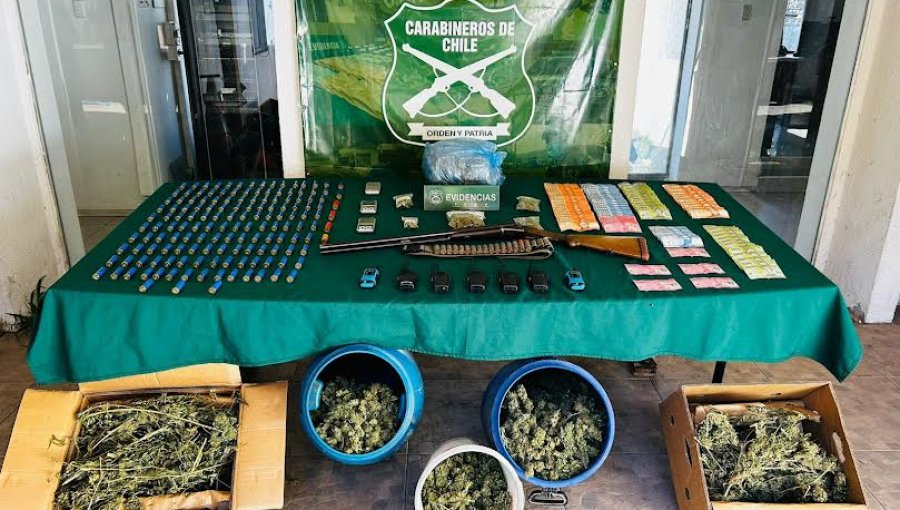 Detienen a padre e hija que mantenían gran cantidad de marihuana, una escopeta y municiones en su casa en Panquehue