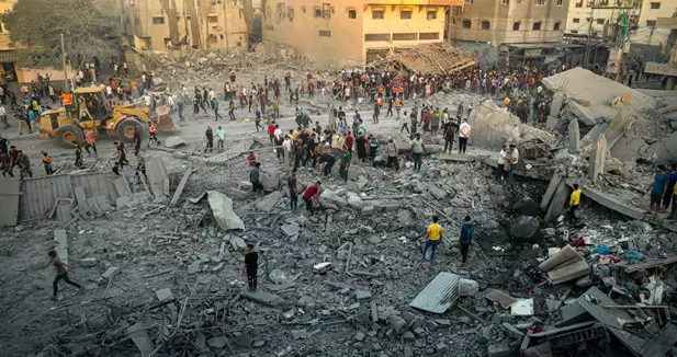 A un mes de la guerra reportan 10.328 palestinos muertos por bombardeos en Gaza