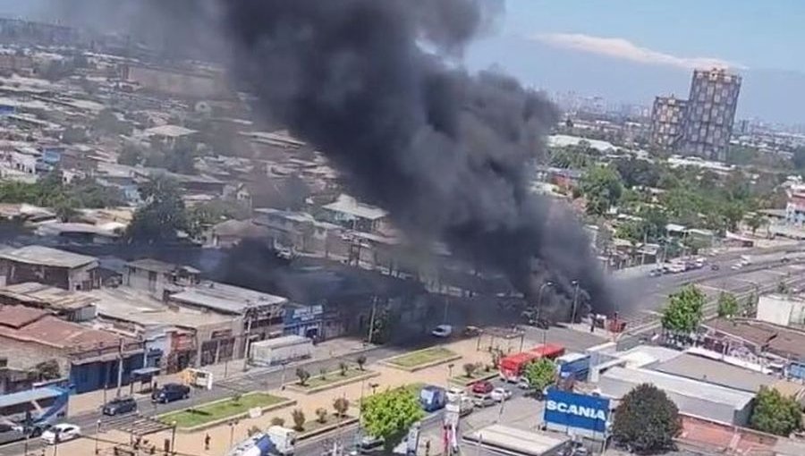 Una persona perdió la vida tras colisión múltiple en el túnel de la autopista General Velásquez: un vehículo se incendió