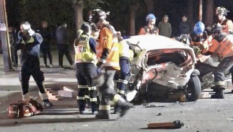 Colisión de alta energía en la Av. San Martín de Viña del Mar deja tres personas lesionadas, dos de ellas en estado de gravedad